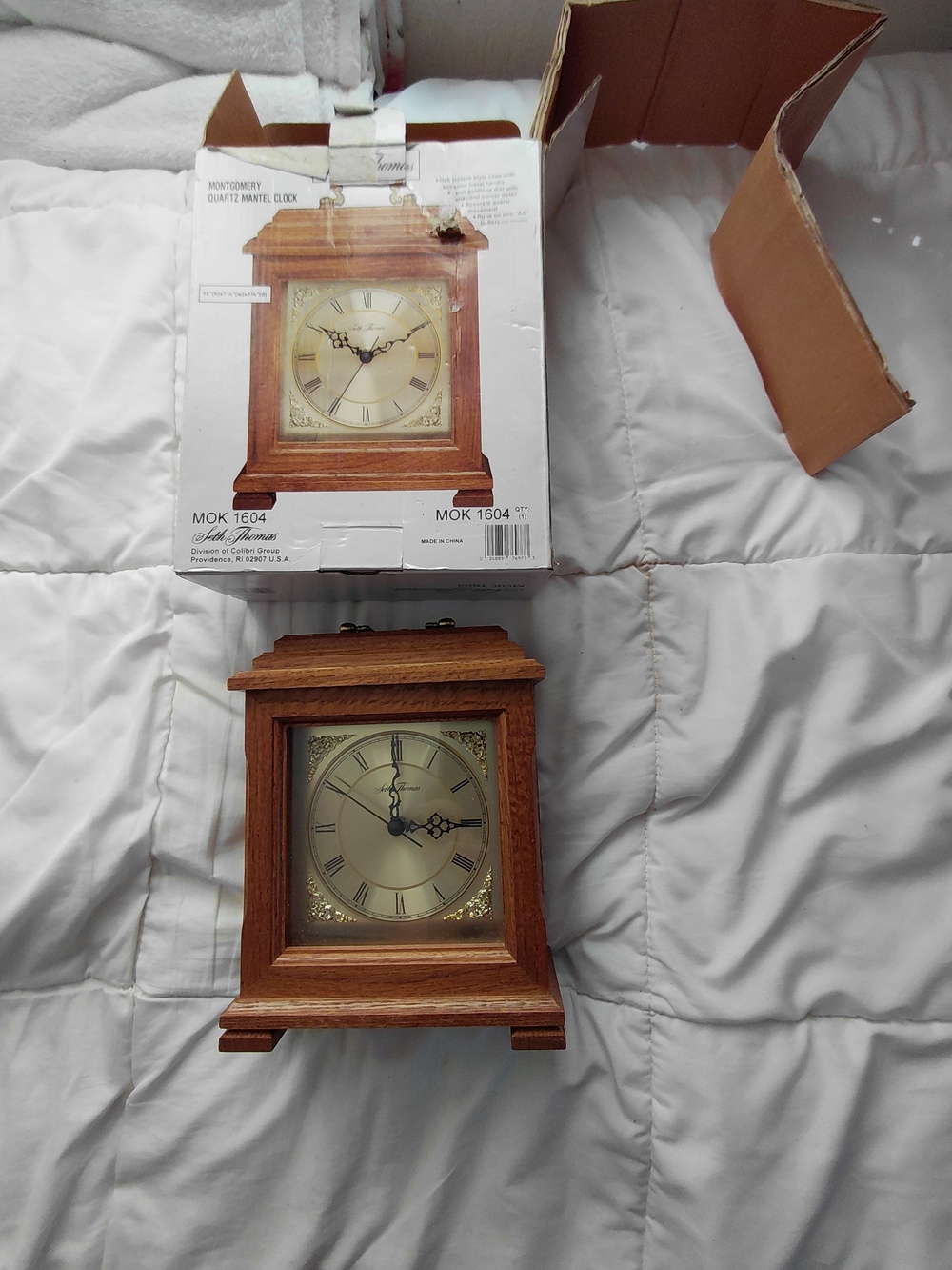 Seth Thomas Quartz Mantel Clock - Brown Wood Finish